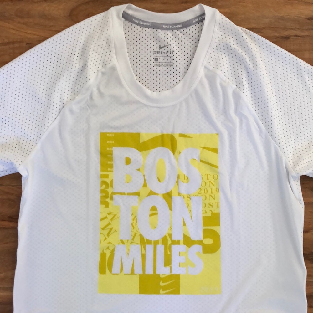 NWT Nike Running Boston Miles 2019 T-Shirt Women’s Medium